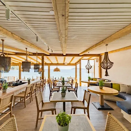 Theros, Philian And * Skiathos Town