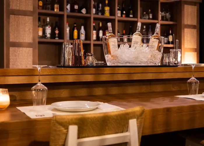 Szálloda Theros, Philian And Szkiáthosz