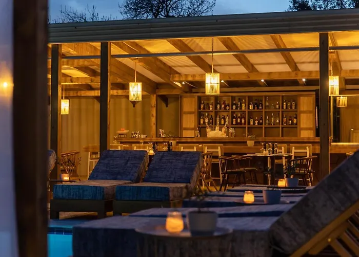 Theros, Philian And Szkiáthosz