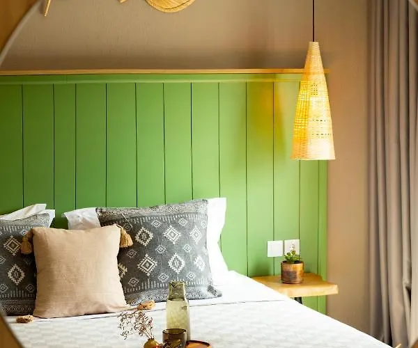 Theros, Philian And *