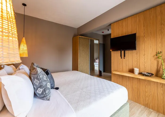 Theros, Philian And *