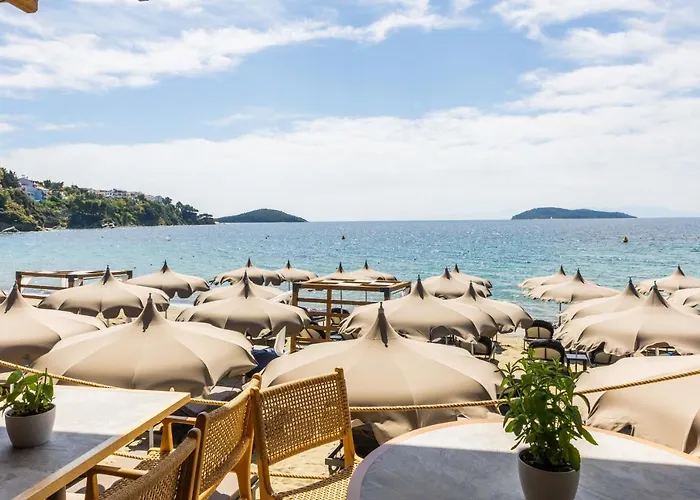 Theros, Philian And Szálloda Szkiáthosz