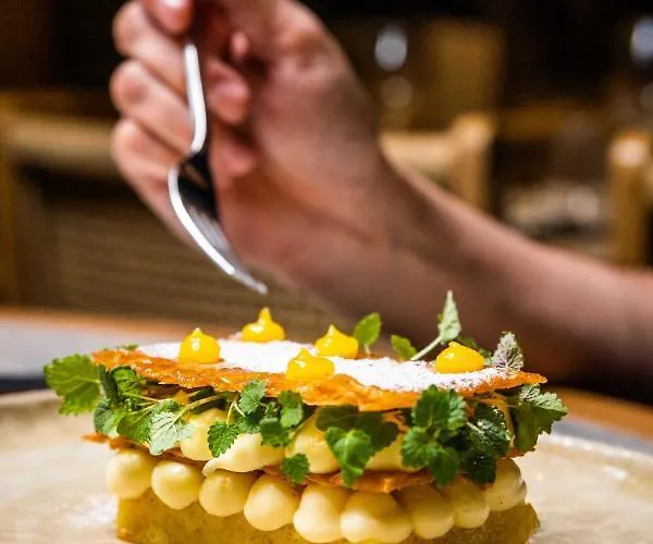 Szálloda Theros, Philian And Szkiáthosz