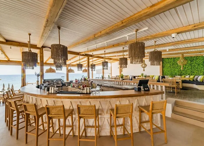 Szálloda Theros, Philian And Szkiáthosz