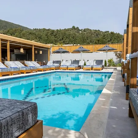 Theros, Philian And Hotel *