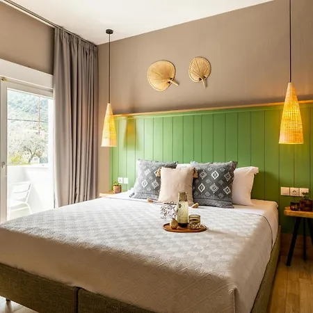 Theros, Philian And Hotell