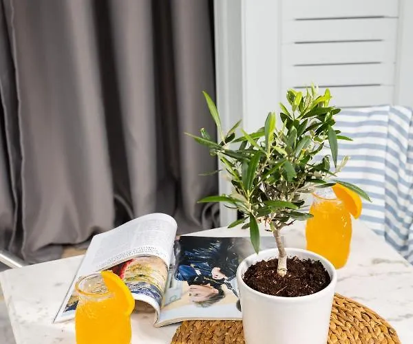 Theros, Philian And Skiathos-stad