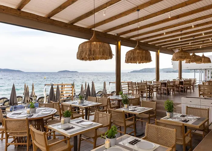 Theros, Philian And Hotel Skiathos-stad